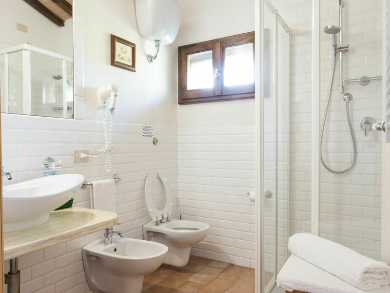 Accommodation:&nbsp;Camera Junior 214