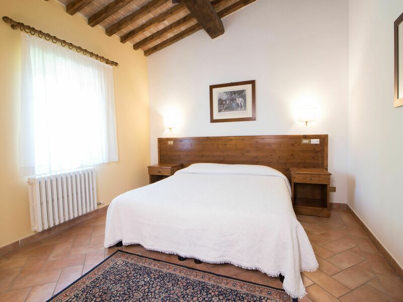 Accommodation:&nbsp;Suite 207