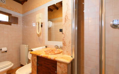 Accommodation:&nbsp;Casale Ischieto 820.2
