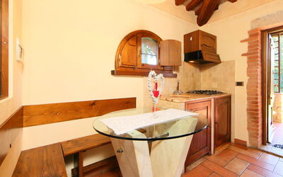 Accommodation:&nbsp;Casale Ischieto 820.2