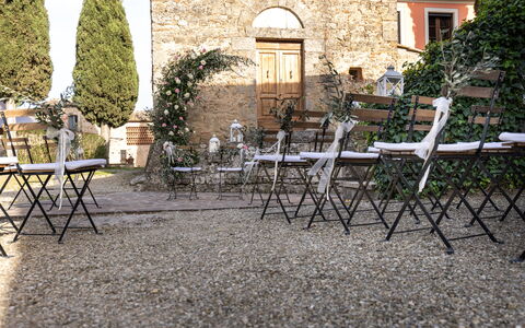 Antico Borgo San Lorenzo - Weddings And Events: Plant, Furniture, Table, Window, Outdoor Table, Building, Outdoor Furniture, Chair, Grass, Outdoor Bench