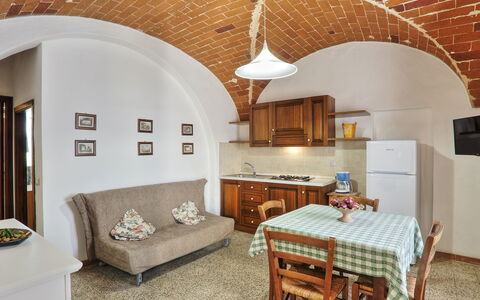 Accommodation:&nbsp;Formula 4 800.5