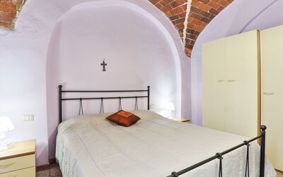 Accommodation:&nbsp;Formula 4 800.5