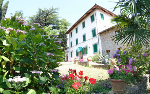Villa Il Borghetto: Flower, Property, Plant, House, Garden, Botany, Building, Real Estate, Home, Spring