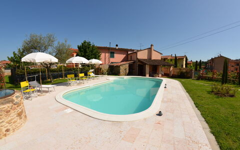 Al Vecchio Pozzo: Swimming Pool, Property, Real Estate, House, Home, Building, Residential Area, Estate, Leisure, Resort