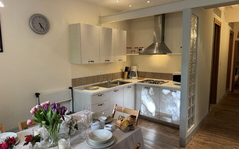 Alle Mura: Furniture, Interior Design, Flooring, Floor, Wood, Kitchen, Countertop, Ceiling, Room, Kitchen Appliance