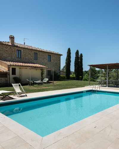 Villa Felciai: Water, Sky, Plant, Property, Building, Swimming Pool, Tree, Grass, Shade, Rectangle