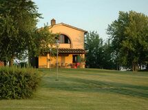 Montespertoli Apartments