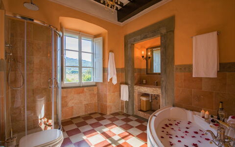 Villa Ivana - Cortona: Room, Property, Building, Bathroom, Interior Design, Ceiling, Floor, House, Real Estate, Estate