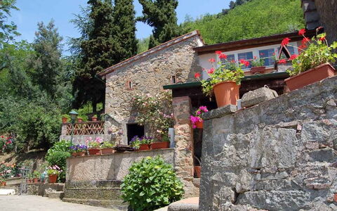 Borgo Antico Paolo: Property, Building, Village, Wall, House, Rural Area, Stone Wall, Cottage, Tree, Tourism