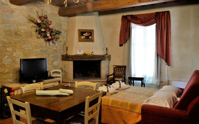 Rio Maggiore: Table, Furniture, Property, Building, Wood, Chair, Living Room, Picture Frame, Lighting, Interior Design