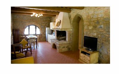 Carbonaia: Property, Building, Wood, Rectangle, Chair, Comfort, Flooring, Table, Living Room, House