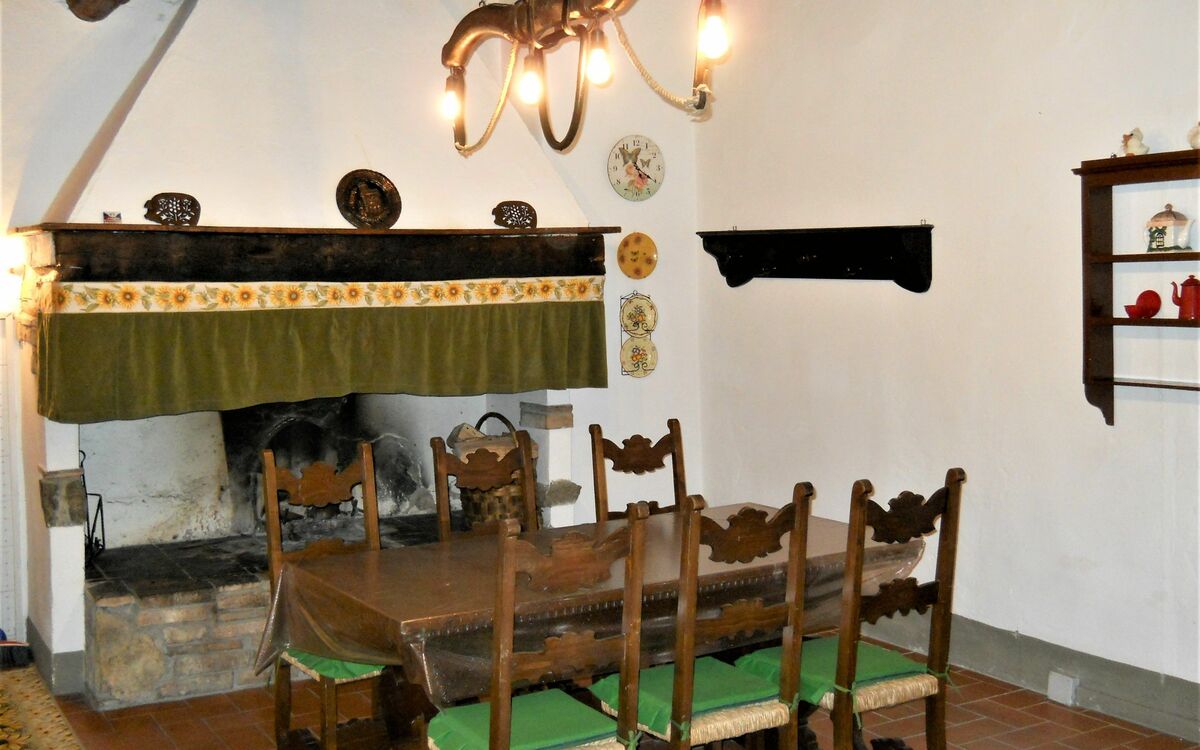 Accommodation:&nbsp;Ginestra