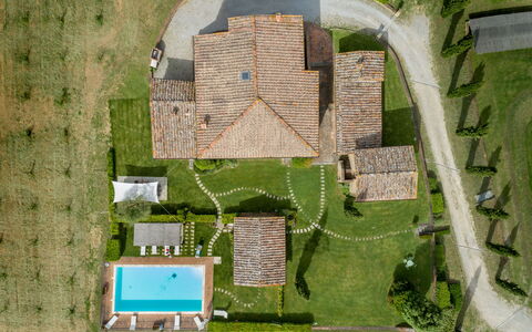 Borgo Gerlino: Green, Property, Architecture, House, Scale Model, Estate, Building, Aerial Photography, Land Lot, Grass