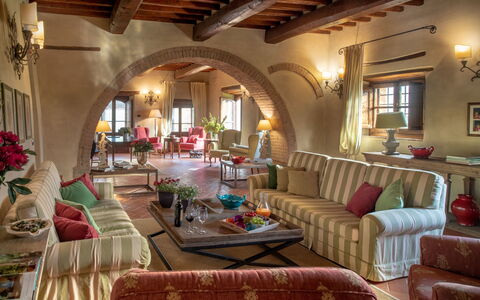 Borgo Gerlino: Room, Property, Building, Interior Design, Furniture, Living Room, Real Estate, Estate, Home, Table