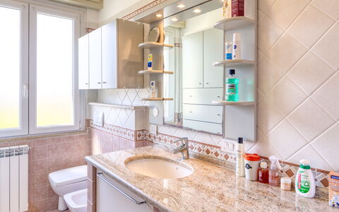 Giulia Apartment 2 - Levanto: Bathroom, Room, Property, Interior Design, Furniture, Building, Tile, Countertop, Bathroom Cabinet, House