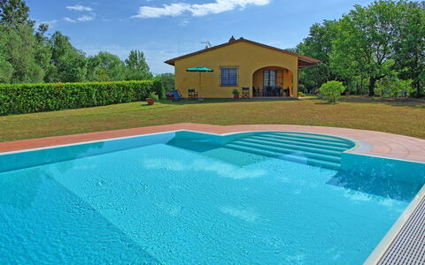 Casa Legoli: Swimming Pool, Property, House, Home, Real Estate, Leisure, Grass, Building, Villa, Estate