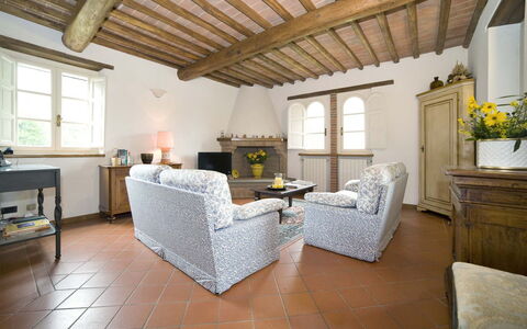 Broccolo: Building, Room, Property, Furniture, Interior Design, Floor, Ceiling, House, Real Estate, Living Room