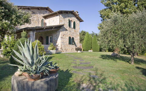 Broccolo: Property, House, Estate, Building, Real Estate, Villa, Home, Mansion, Botany, Garden