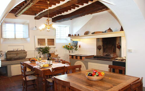 Fubbiano: Room, Property, Building, Furniture, Ceiling, Interior Design, Beam, House, Countertop, Table