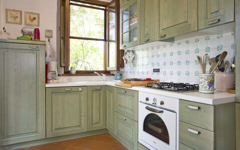 La Fonte: Countertop, Cabinetry, Kitchen, Room, Furniture, Property, Floor, Interior Design, Building, Kitchen Stove