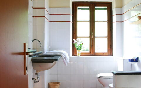 Magrini: Room, Bathroom, Property, Building, Interior Design, Ceiling, House, Floor, Architecture, Daylighting