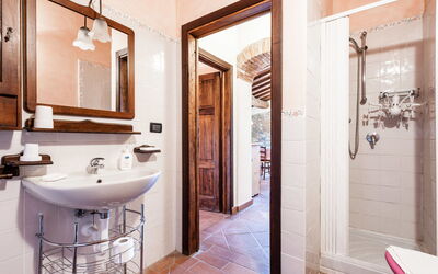 Accommodation:&nbsp;Borgo Cerbaiola 650.1