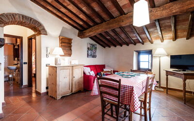 Accommodation:&nbsp;Borgo Cerbaiola 650.1