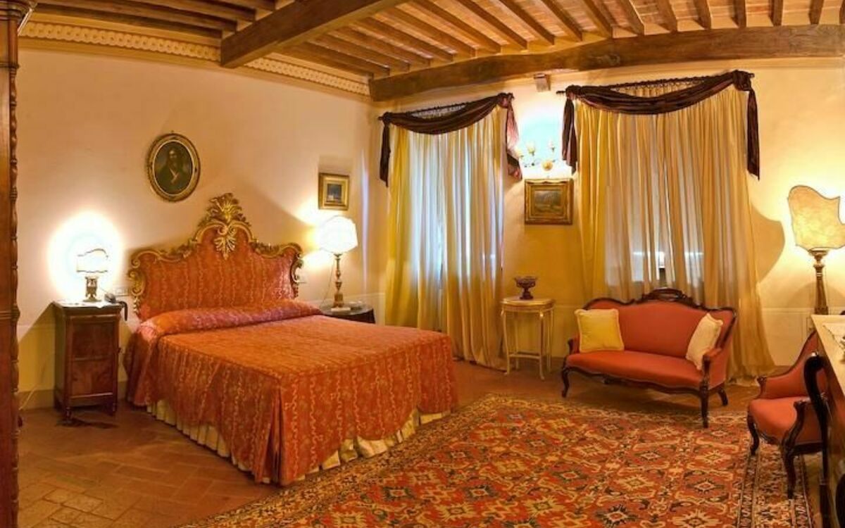 Accommodation:&nbsp;Junior Suite