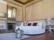 Accommodation:&nbsp;Romantic Suite Caminetto