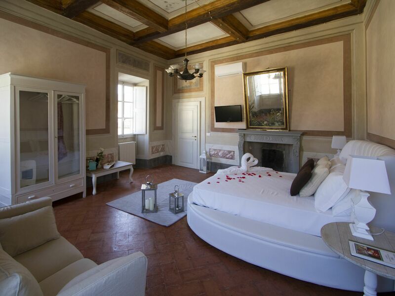 Accommodation:&nbsp;Romantic Suite Caminetto