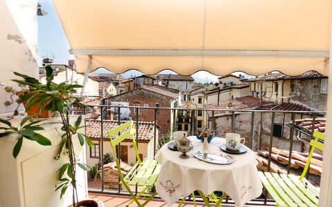 Sinidio: Property, Balcony, Building, Room, Real Estate, Interior Design, House, Architecture, Apartment, Vacation