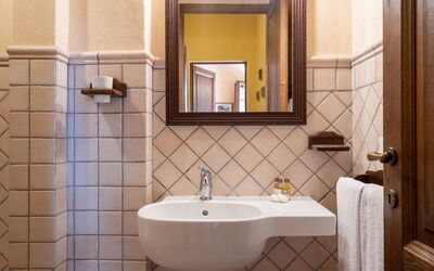 borghigiana-parrino-san-miniato-multiproperty-la-bella-bathroom