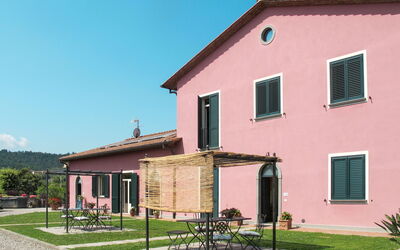 Lucca 695