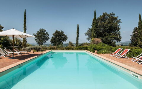 Lavacchio 14: Water, Sky, Swimming Pool, Plant, Azure, Tree, Shade, Rectangle, Leisure, Composite Material