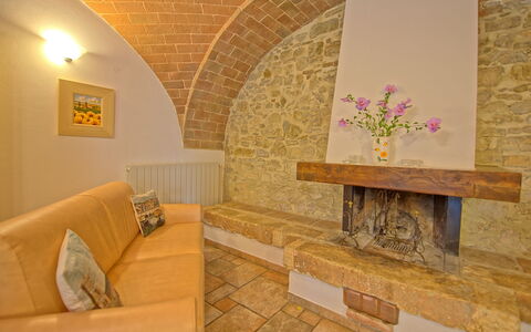 Borgo Mulignone: Room, Property, Wall, Interior Design, Building, Architecture, Furniture, Floor, Living Room