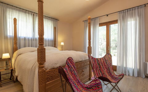 Sequerciani: Bedroom, Room, Furniture, Bed, Property, Interior Design, Suite, Curtain, Bed Frame, Building