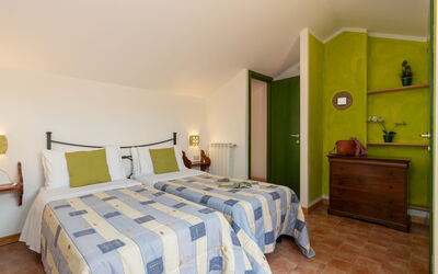 Accommodation:&nbsp;Girasole