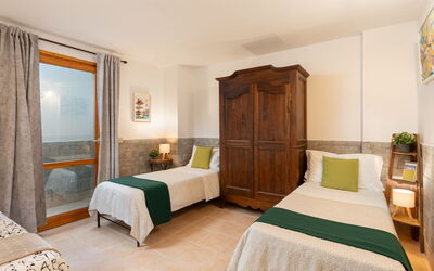 Accommodation:&nbsp;Croco