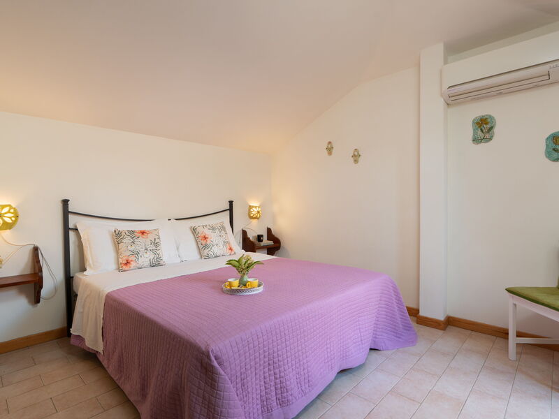 Accommodation:&nbsp;Calendula - Garden View First Floor