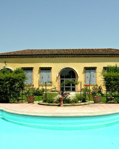 Villa Sandra: Property, Home, House, Building, Real Estate, Swimming Pool, Estate, Villa, Residential Area, Facade