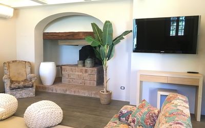 Casa Padronale: Room, Living Room, Property, Interior Design, Furniture, Floor, Building, Real Estate, Table, House