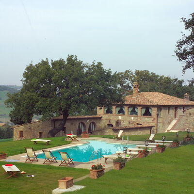 Villa Fontanelle: Sky, Plant, Water, Tree, Building, Swimming Pool, Land Lot, Grass, Cloud, Leisure