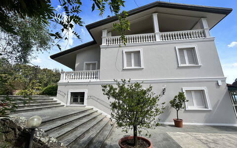 Villa Alfresco: Residential Area, Home, House, Roof, Cottage, Estate, Siding, Porch, Balcony, Shade