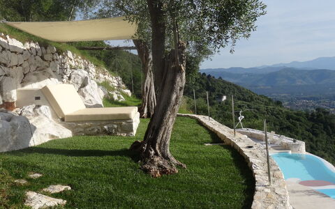 Villetta Farfallina: Property, Tree, Grass, Architecture, House, Landscape, Plant, Swimming Pool, Building, Real Estate