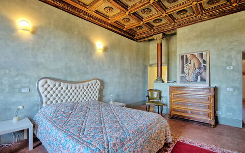 Palazzo Del Capitano: Bedroom, Room, Property, Furniture, Bed, Bed Sheet, Interior Design, Building, Bed Frame, Wall