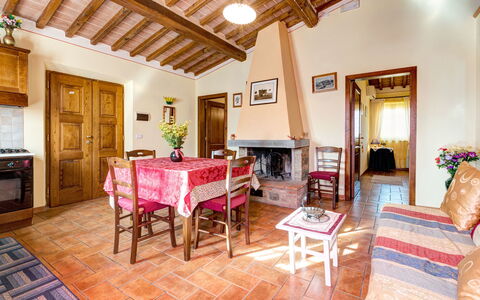 Casale Valdichiana: Property, Room, Building, Furniture, Real Estate, House, Interior Design, Ceiling, Villa, Floor