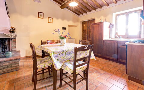 Casale Valdichiana: Property, Room, Building, Furniture, Real Estate, Interior Design, Floor, House, Kitchen, Dining Room