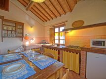 Accommodation:&nbsp;Melo