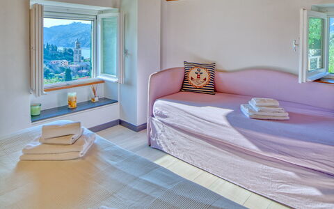 Il Frantoio Del Mesco - Levanto: Wood, Lighting, Room, Interior Design, Bed, Property, Textile, Wall, Bedding, Bedroom